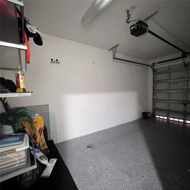 Building Photo - 2612 SW 81st Terrace