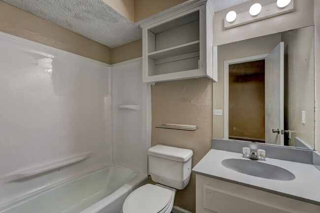 Building Photo - Spacious 3 bedroom house in Norman