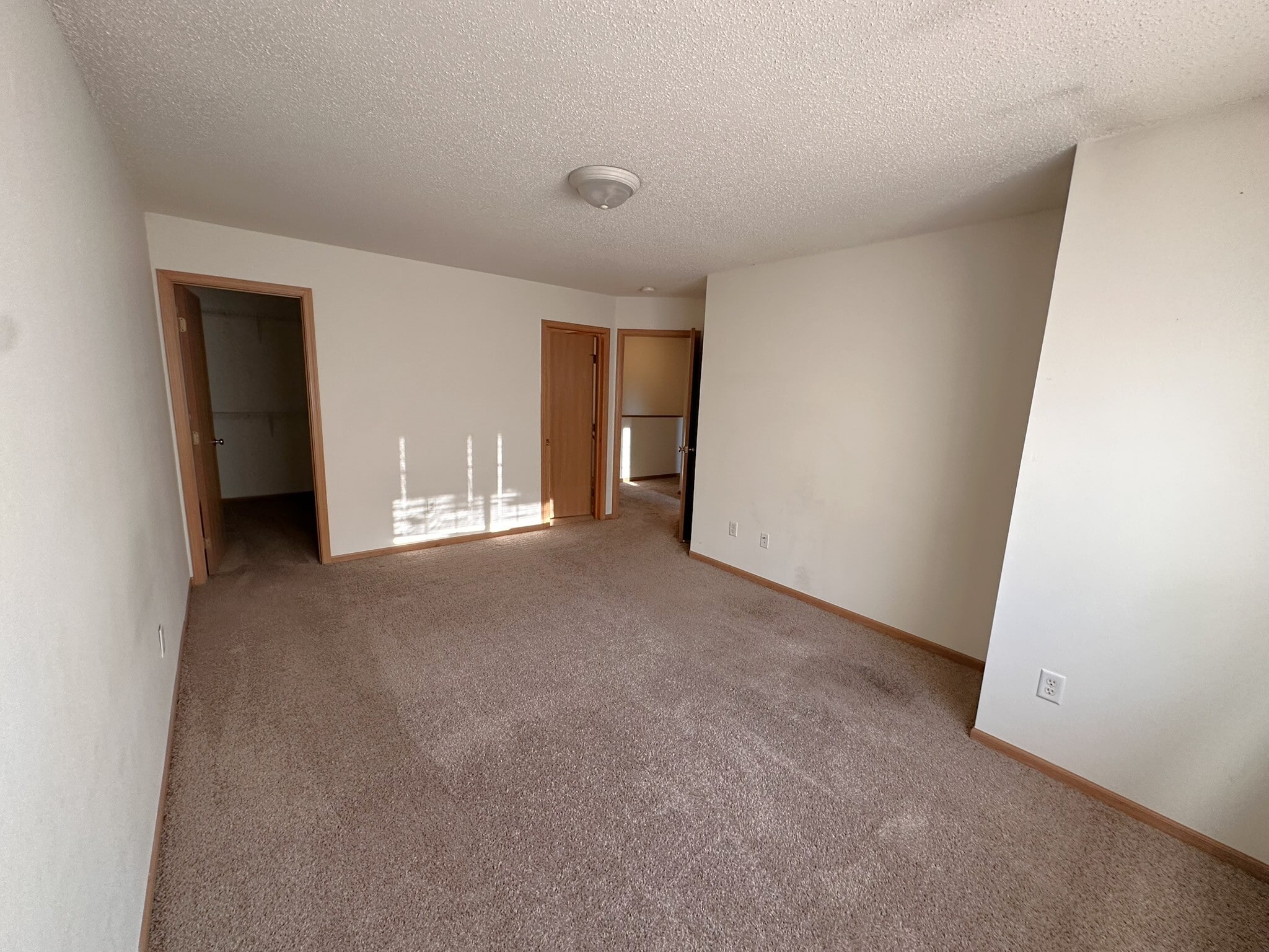Building Photo - 16 Bridgewater Trail