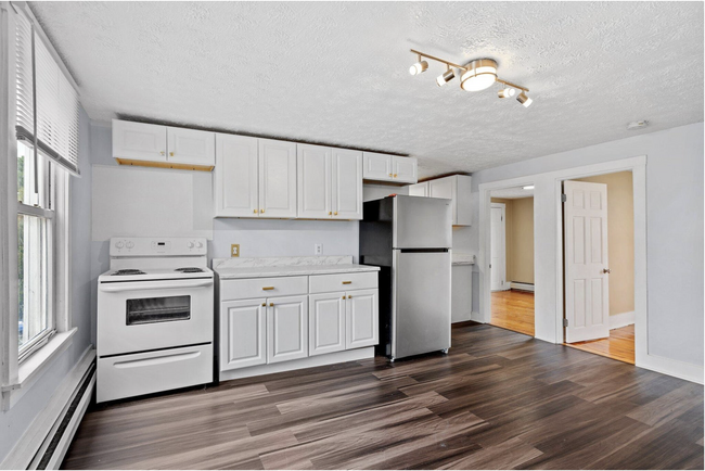 Kitchen/Dining Room - 10 Clifford St