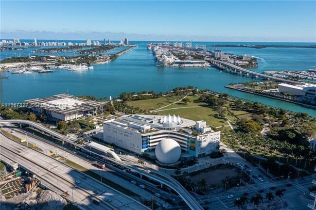 Building Photo - 1600 NE 1st Ave