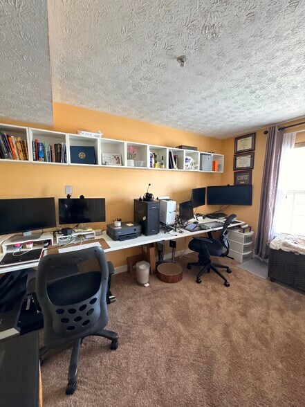 Building Photo - 6900 Saint Ignatius Dr