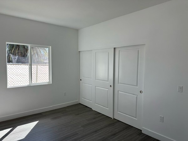 Building Photo - 1542 W Virginia St