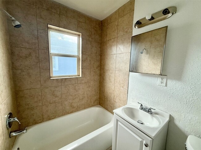 Building Photo - 3910 Hoffman St