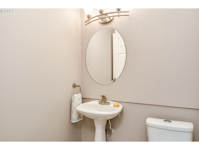 Building Photo - 4 Touchstone Dr