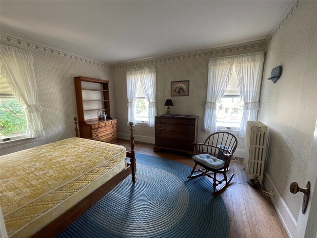 Building Photo - 68 Front St