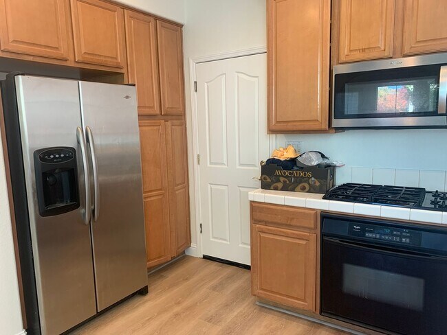 Building Photo - MOVE IN SPECIAL!!!  $500 OFF 1ST MO. RENT*