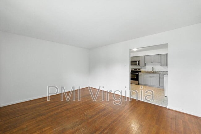 Building Photo - 3237 Verdun Ave
