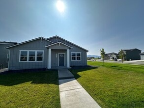 Building Photo - Brand New Foxtail Rancher