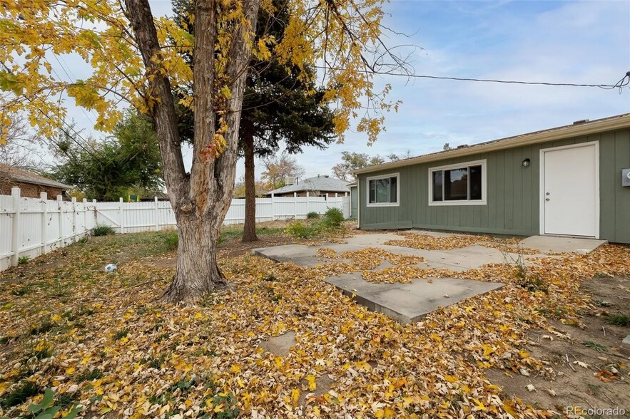 Building Photo - 955 Quentin St