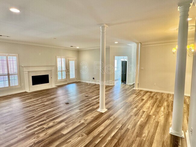 Building Photo - 113 River Chase Ct