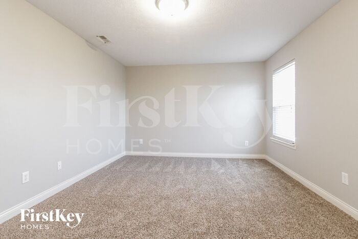 Building Photo - 8266 Shute Cir