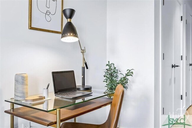 Building Photo - 111 Ann St