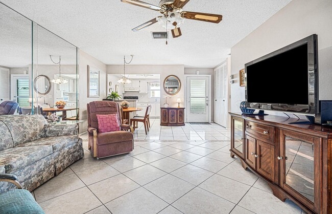 Building Photo - 2805 Crosley Dr E