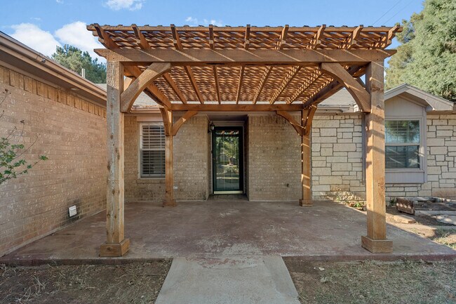 Building Photo - 2415 93rd St