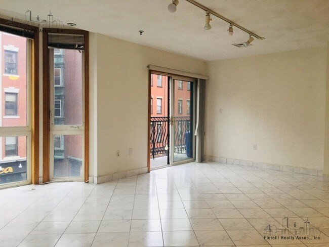 Primary Photo - 237 Hanover St