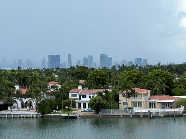 Building Photo - 5900 Collins Ave