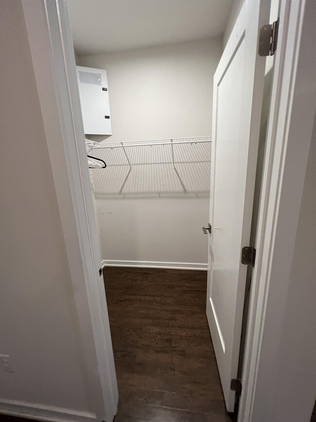 Building Photo - 25 Jessop Ln