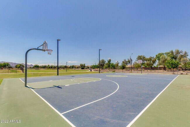 Building Photo - Beautiful 5 bedroom, 3 bathroom home in Surprise AZ