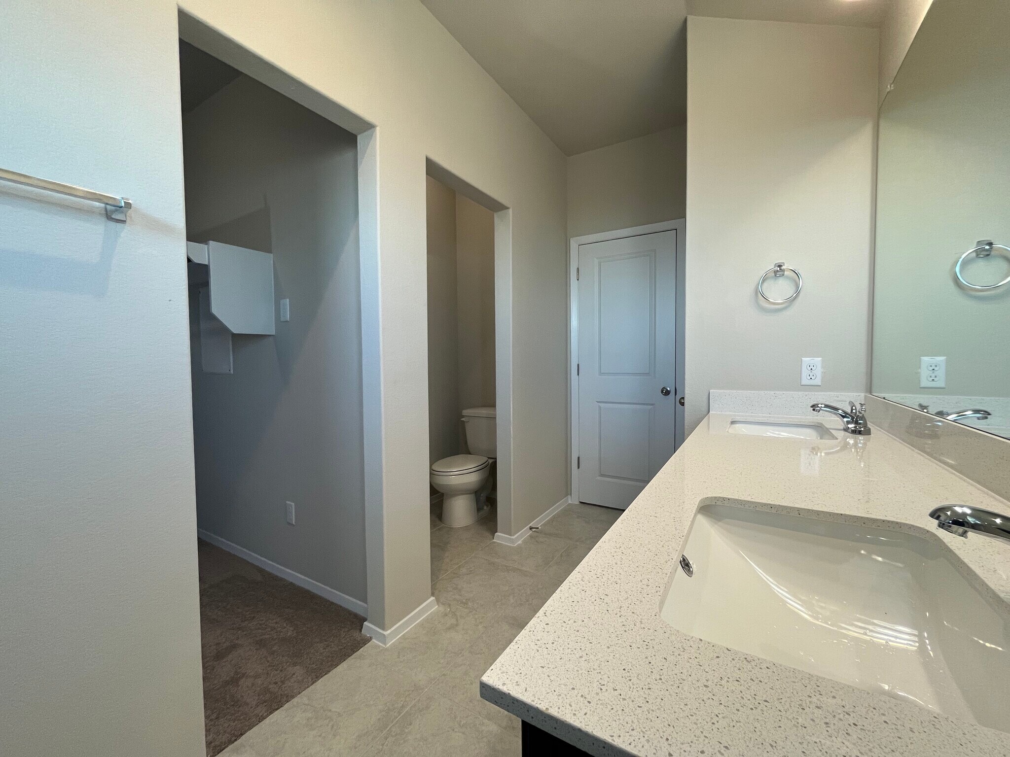 Building Photo - 108 Living Reef Dr