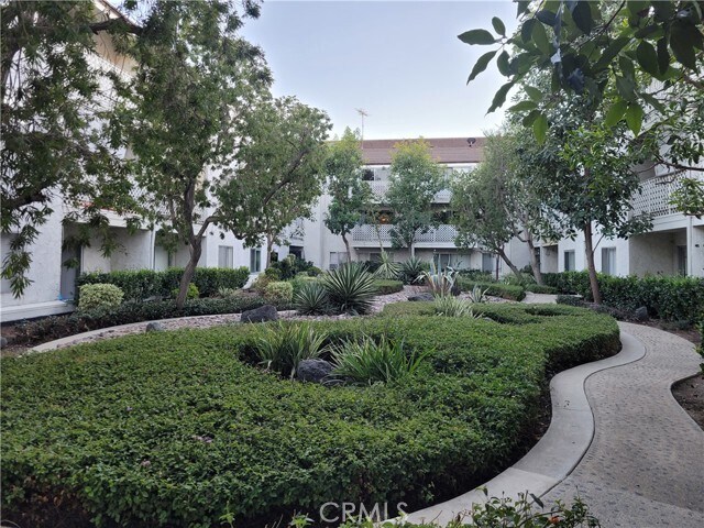 Building Photo - 3565 Linden Ave