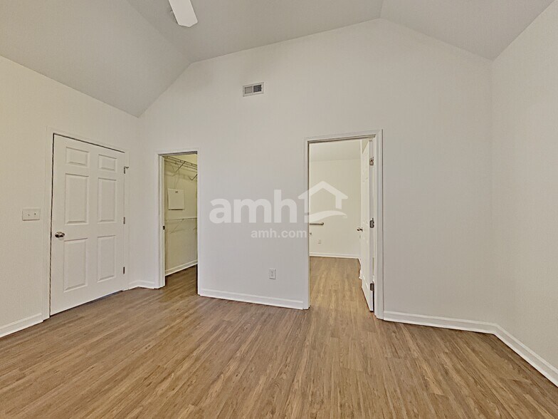 Building Photo - 1315 Chapmans Retreat Dr