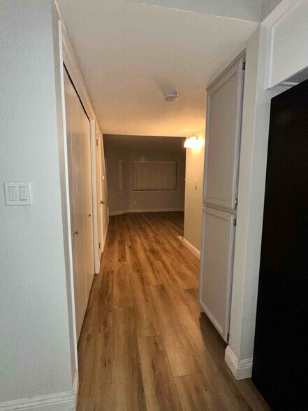 Building Photo - 2600 Brookside Dr