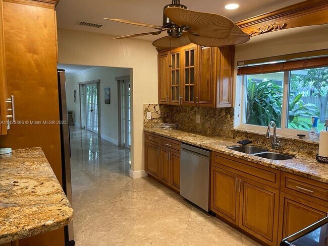 Building Photo - 361 SW 60th Ave