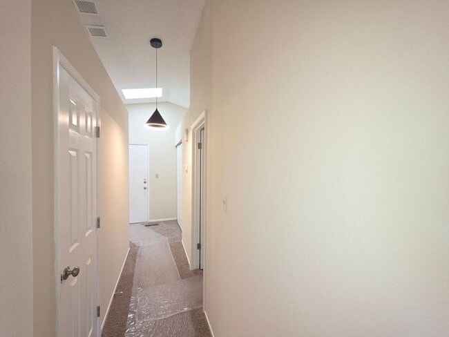 Building Photo - Extensively Renovated 3-Bedroom Home in Desirable Northwest Reno