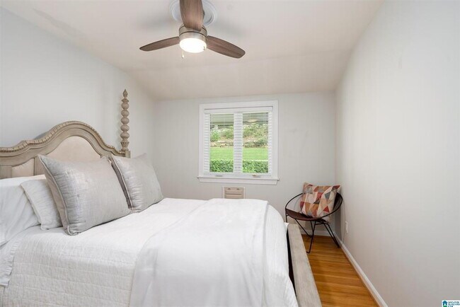 Building Photo - Mountain Brook 5 Bedroom, 3 Bath with Finished Lower Level