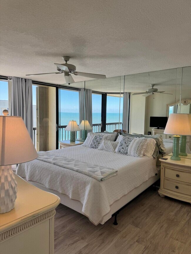 Building Photo - 9500 S Ocean Dr