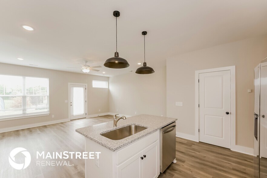 Building Photo - 142 Noble Pk Cir