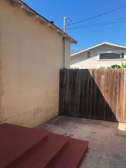 Building Photo - 4072 Meade Ave