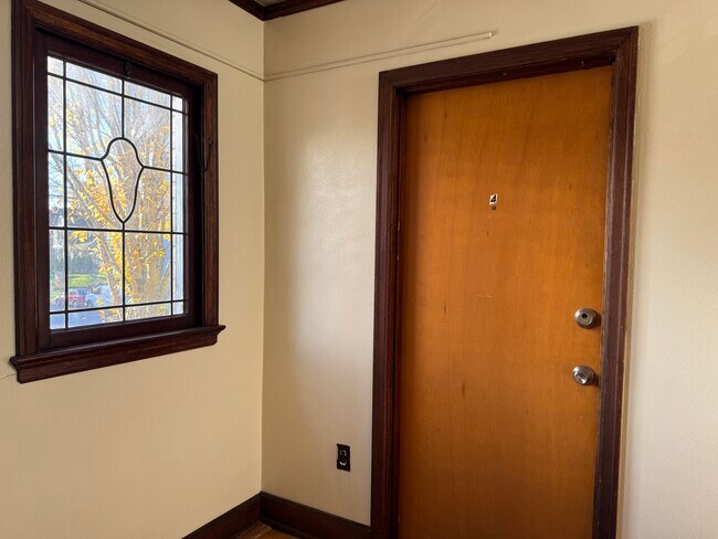 Building Photo - Stephens Properties 1325