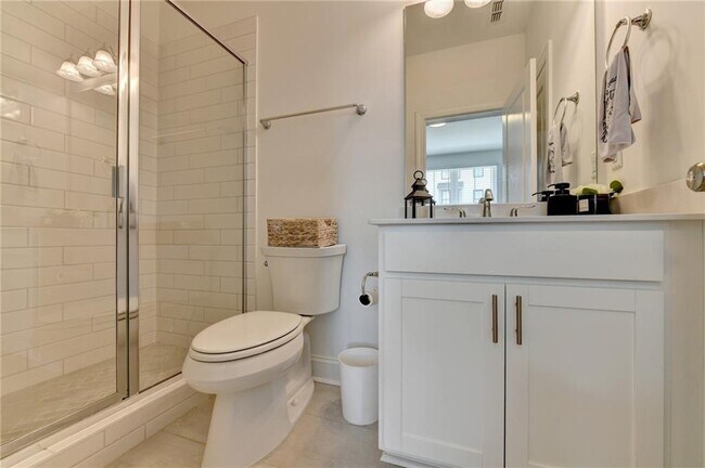 Building Photo - 522 Healy Dr