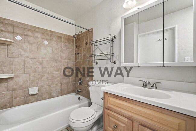 Building Photo - 1126 W Elliot Rd