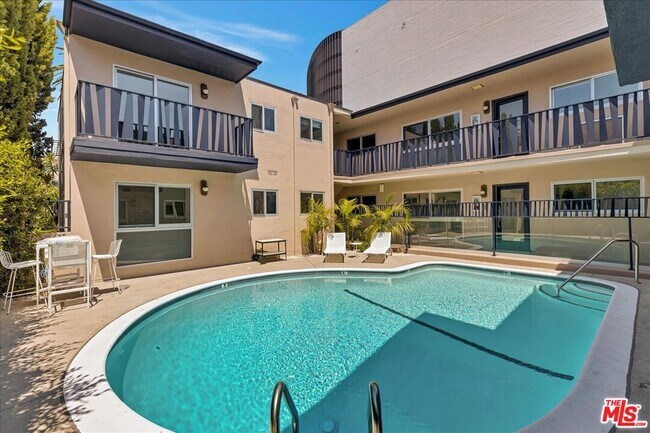 Building Photo - 210 S Hamilton Dr