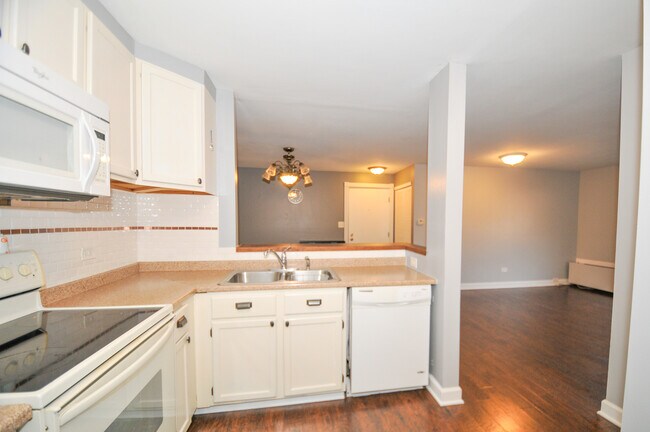 Building Photo - 254 George St