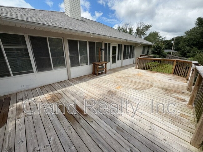 Building Photo - 5212 Jim Dandy Ln
