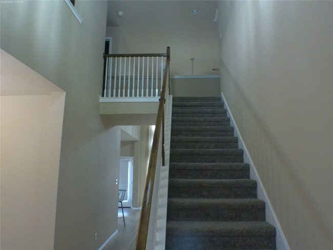 Building Photo - 20207 Emerald Cliff Ln