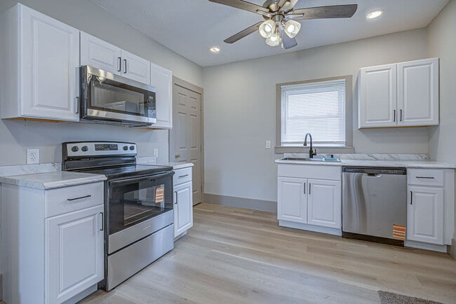 Building Photo - 1103 Reservoir St