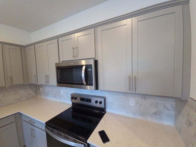 Building Photo - 2880 SE Federal Hwy