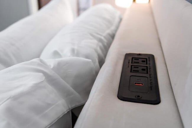 Building Photo - 13075 Old West Ave