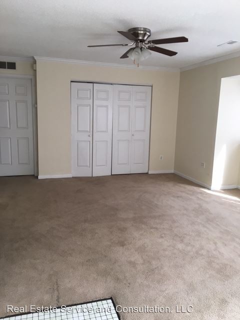 Building Photo - 1000 Lori Ln