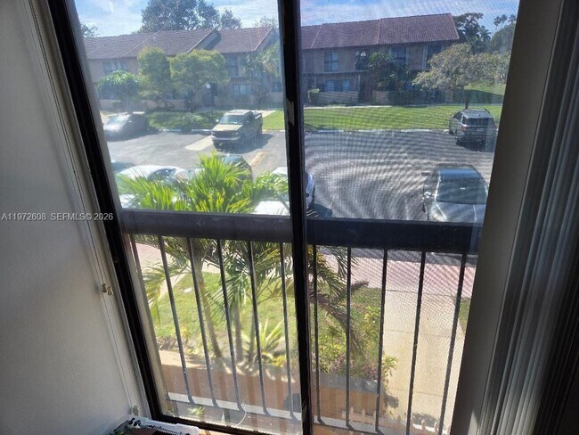 Building Photo - 4916 Sheridan St