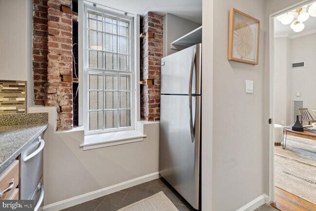 Building Photo - 1718 Corcoran St NW