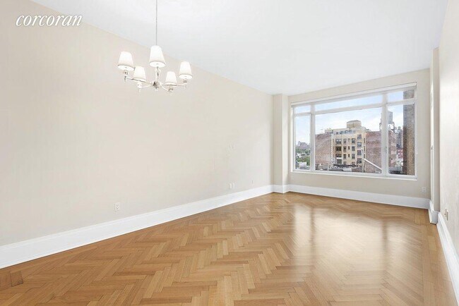 Building Photo - 169 W 76th St