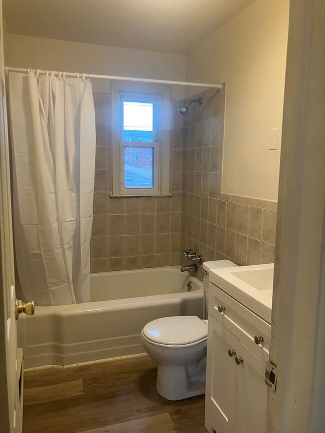 Building Photo - 114 Olivia St