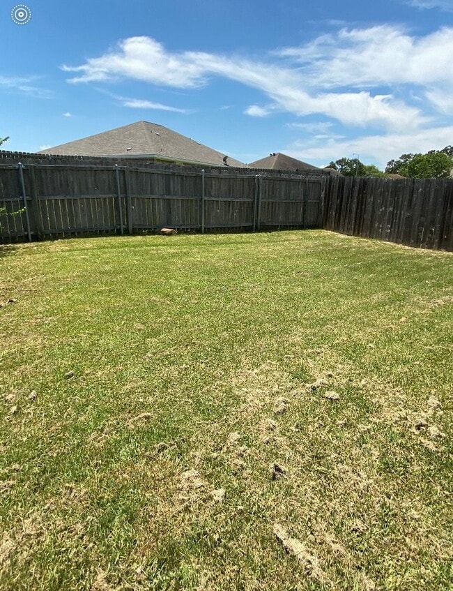 Building Photo - "Spacious 3-Bed, 2-Bath Retreat in College Station – Your Perfect Home Awaits!"