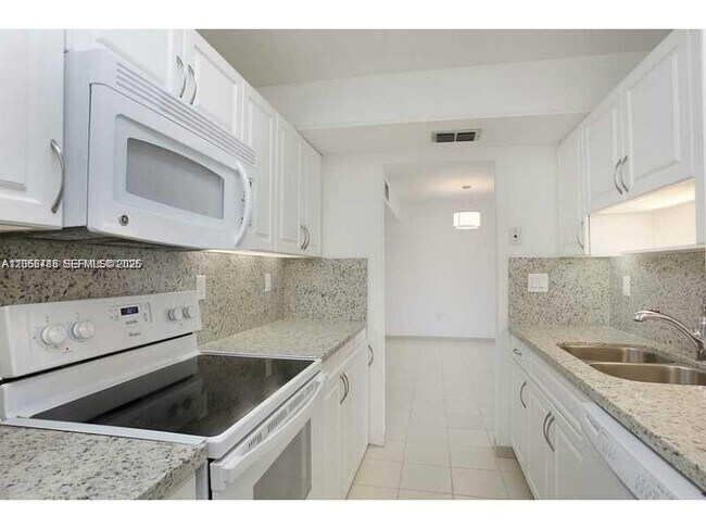 Building Photo - 255 Galen Dr